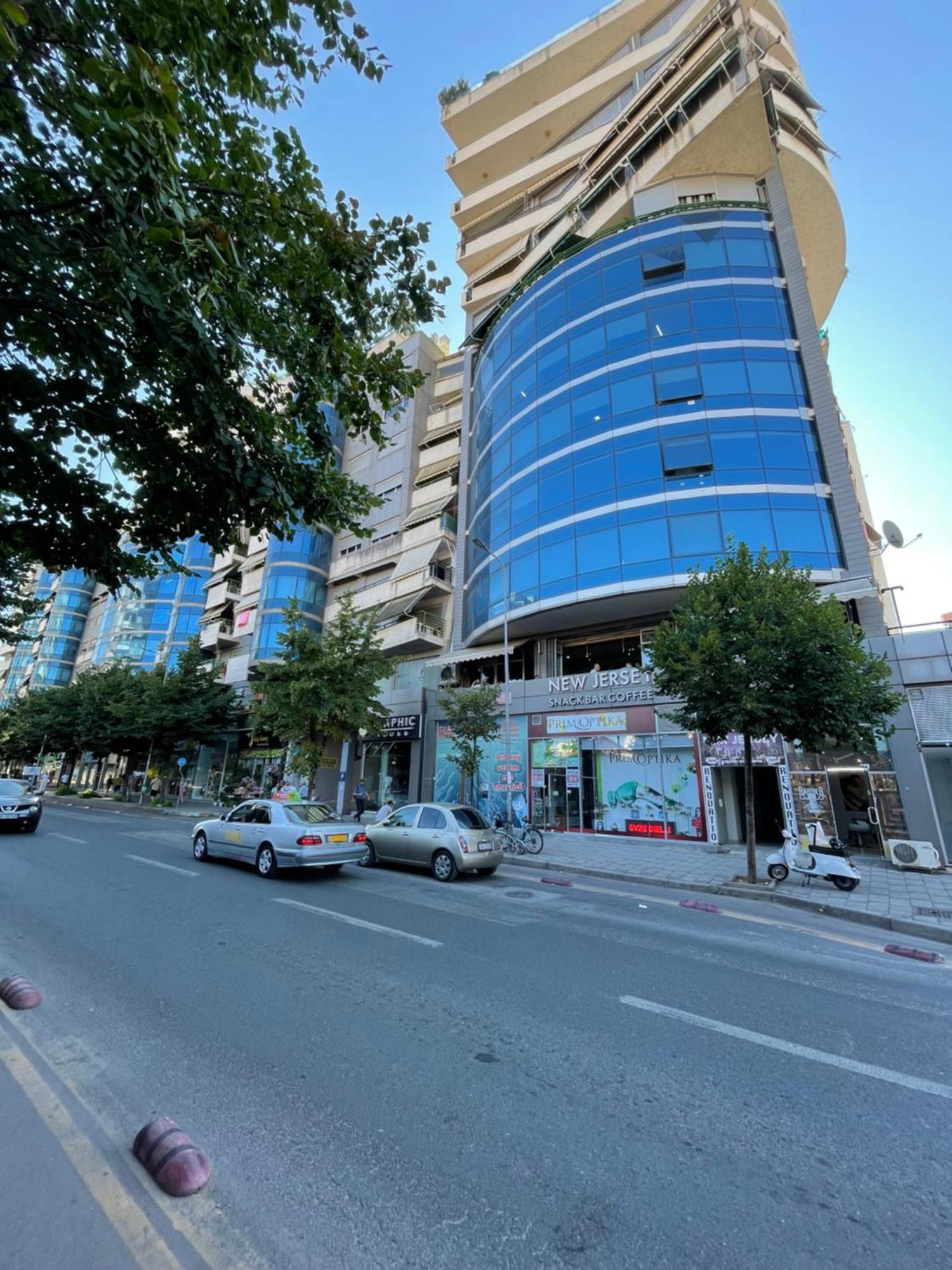 Lux Apartment Tiran Dış mekan fotoğraf